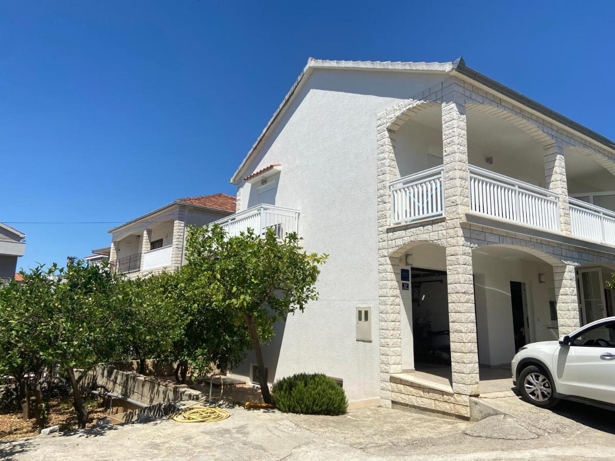 Ferienwohnung House Mare Trogir Exterior foto
