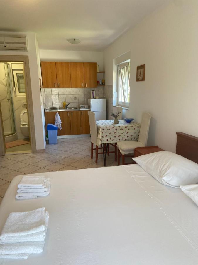 Ferienwohnung House Mare Trogir Exterior foto