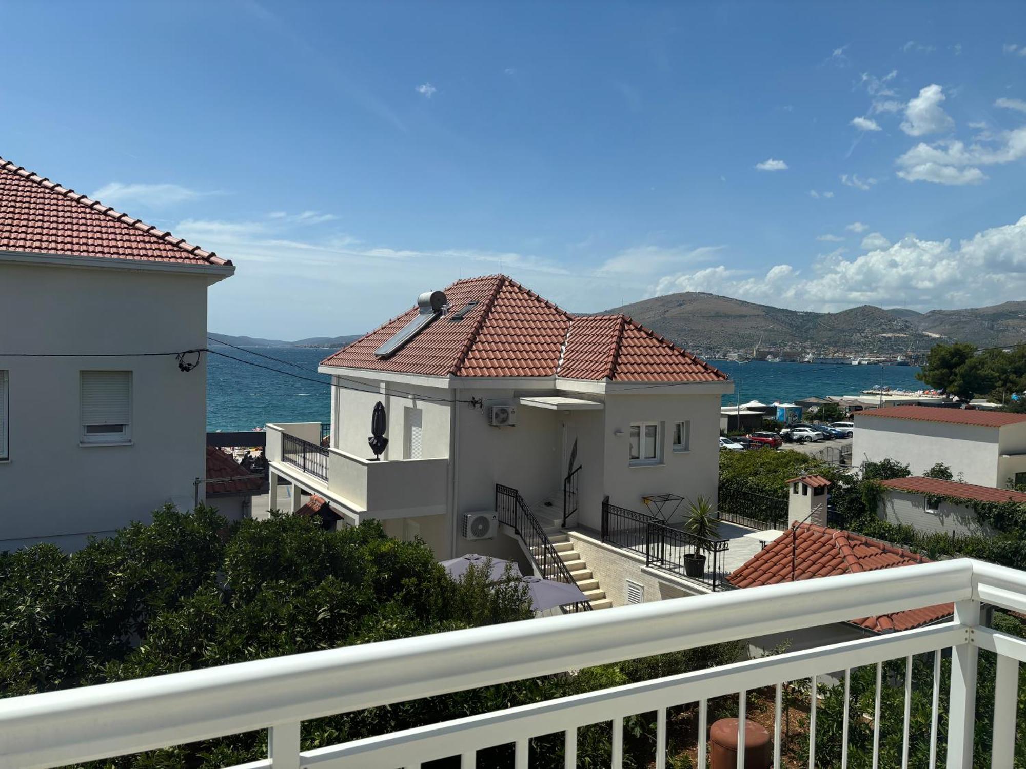 Ferienwohnung House Mare Trogir Exterior foto
