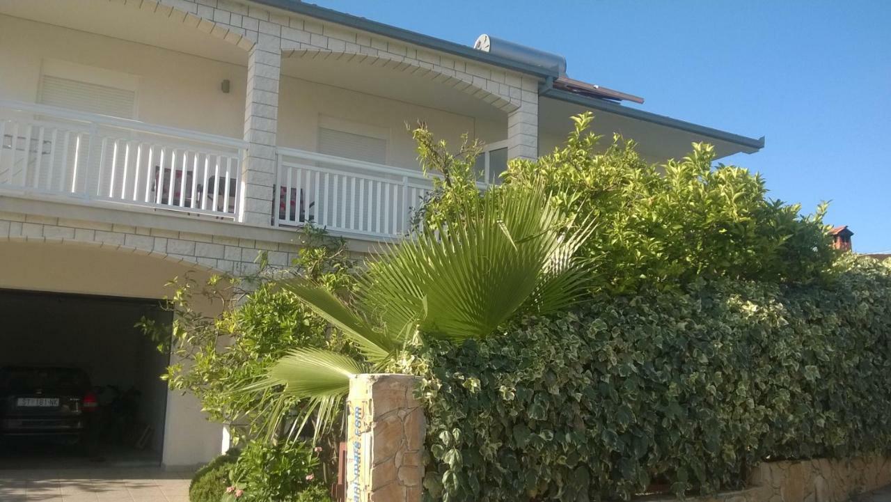 Ferienwohnung House Mare Trogir Exterior foto