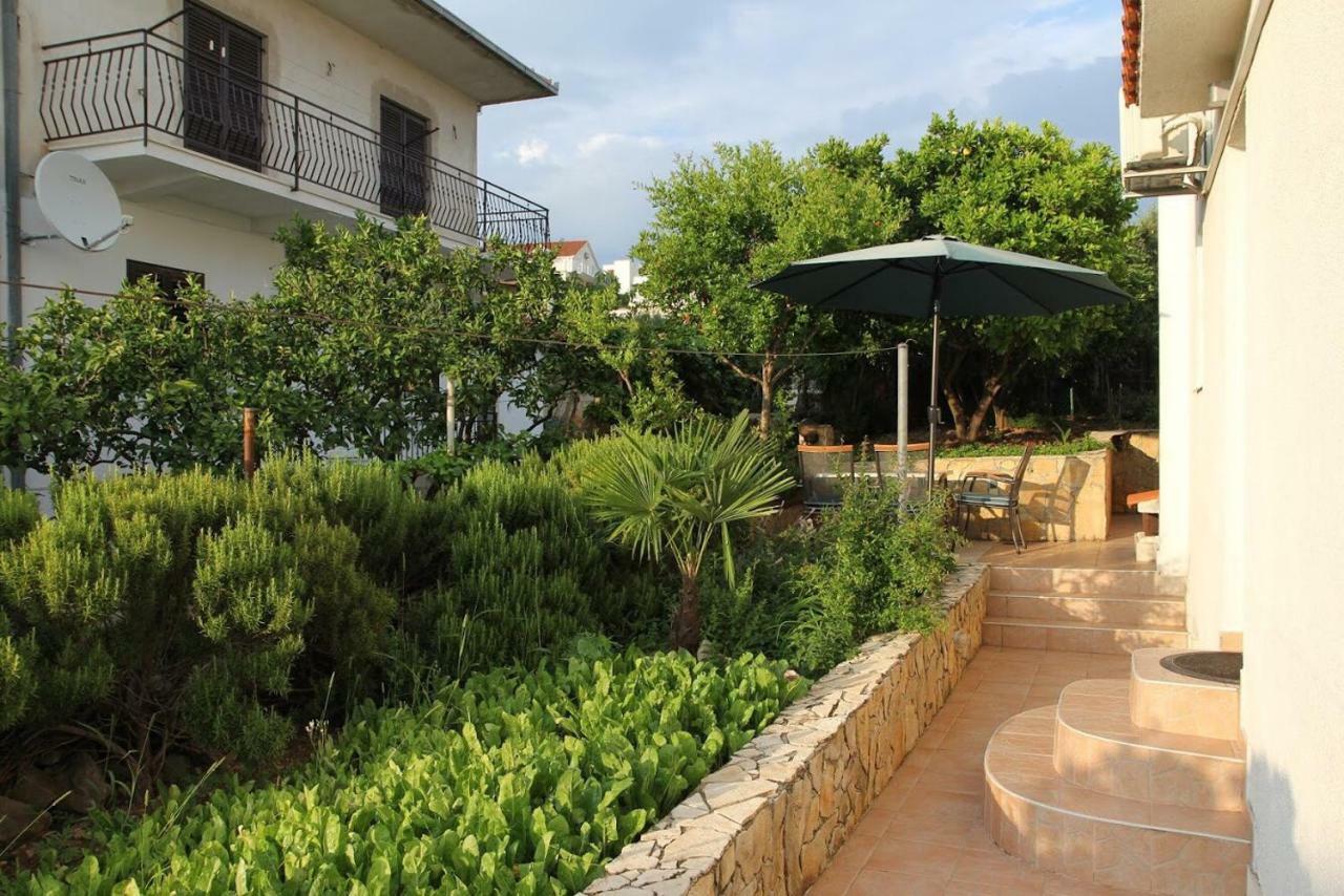 Ferienwohnung House Mare Trogir Exterior foto